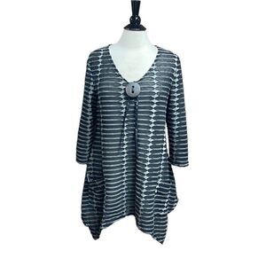 Kaktus Black & Tan 3/4 Sleeve Shark Hem Tunic Top Size Medium NEW